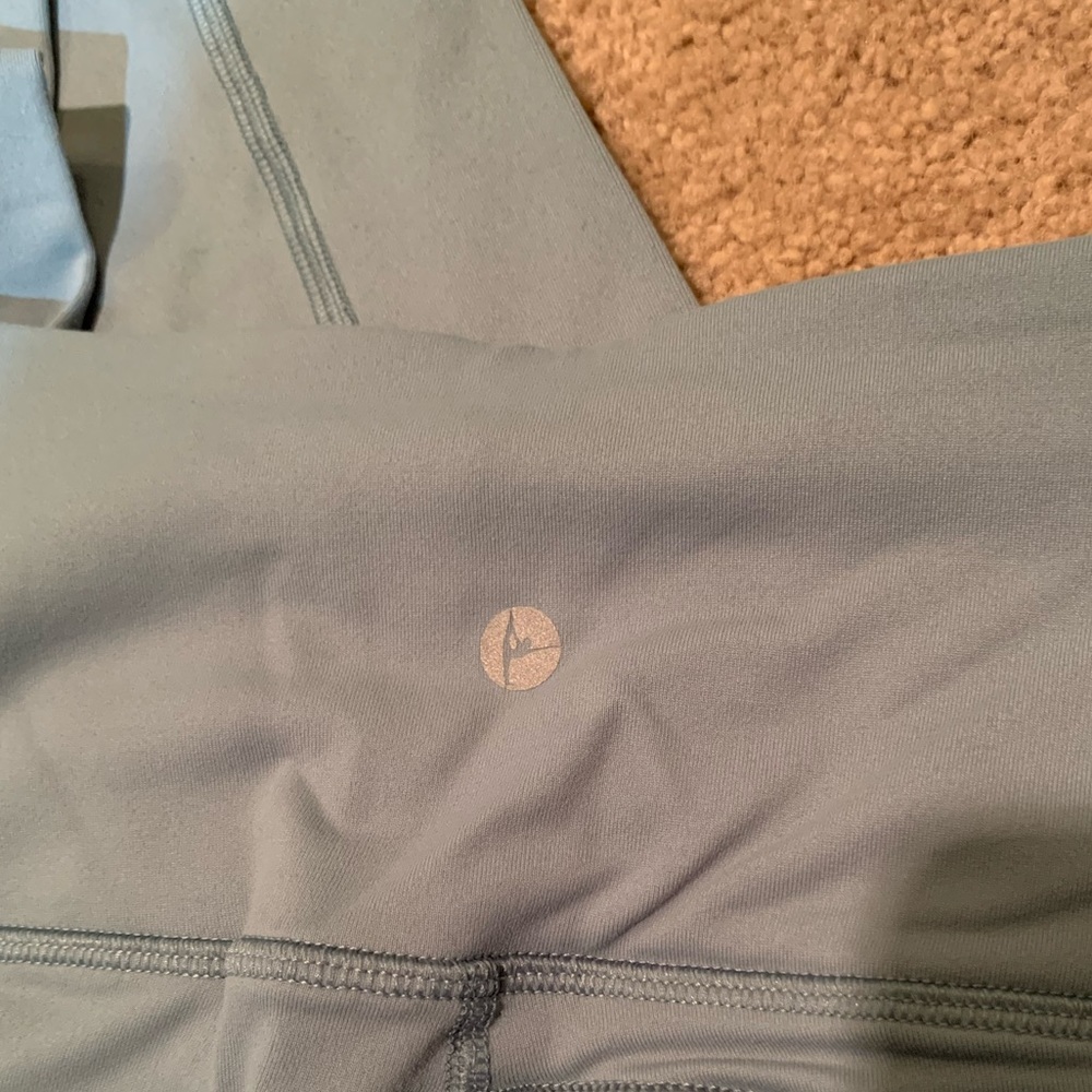 blue leggings - Picture 2 of 4